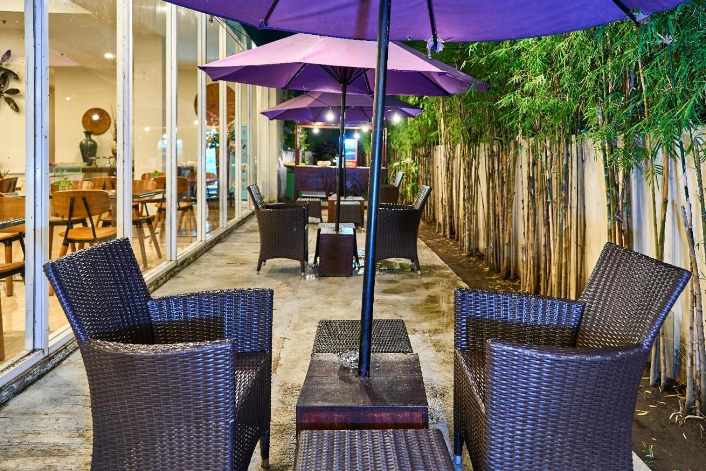 Grand Orchid Hotel Yogyakarta Maguwo Экстерьер фото