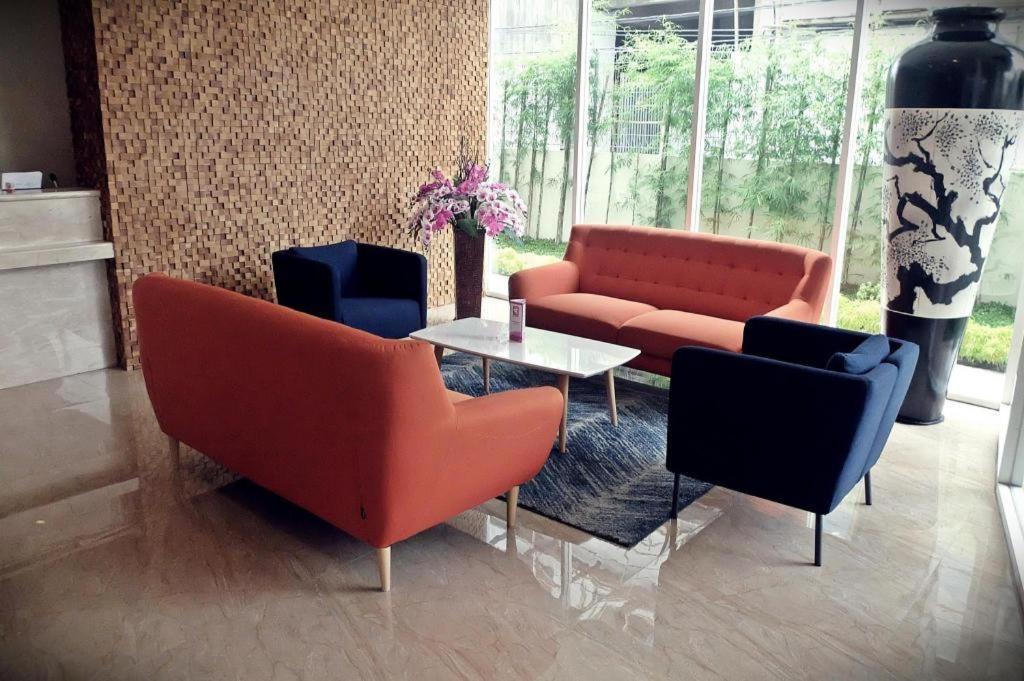 Grand Orchid Hotel Yogyakarta Maguwo Экстерьер фото